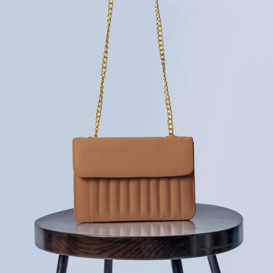 FLAP SAQUARE BAG BROWN
