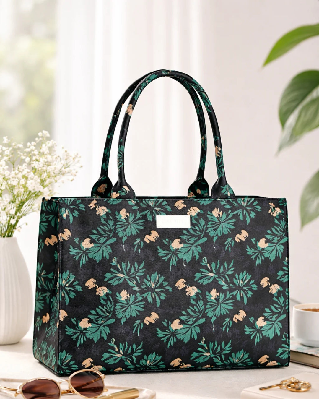 CLASSIC TOTE