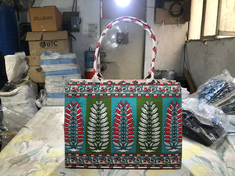 CARRY TOTE