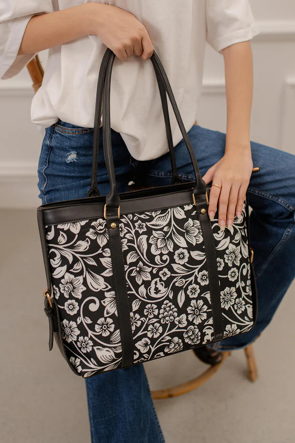 EMBROCHARM VINTAGE BLACK