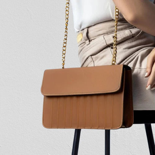 FLAP SAQUARE BAG BROWN