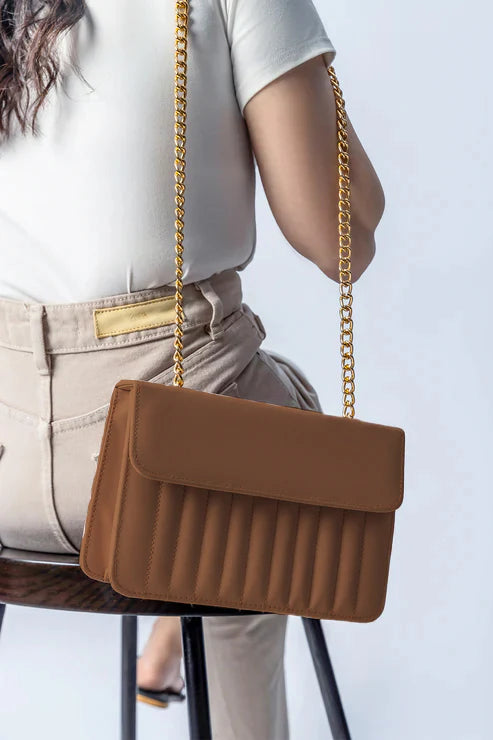 FLAP SAQUARE BAG BROWN